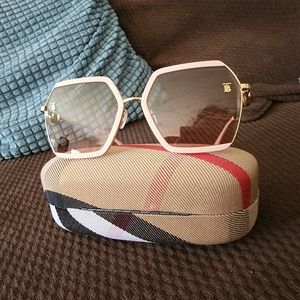 BURBERRY SUNGLASSES